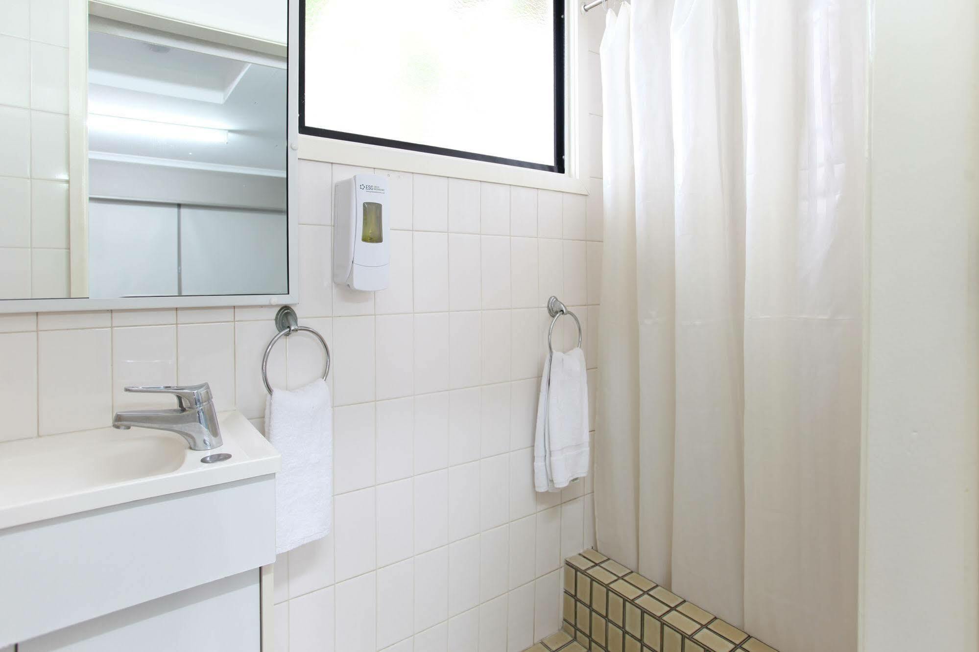 Tandara Hotel Motel Sarina Экстерьер фото