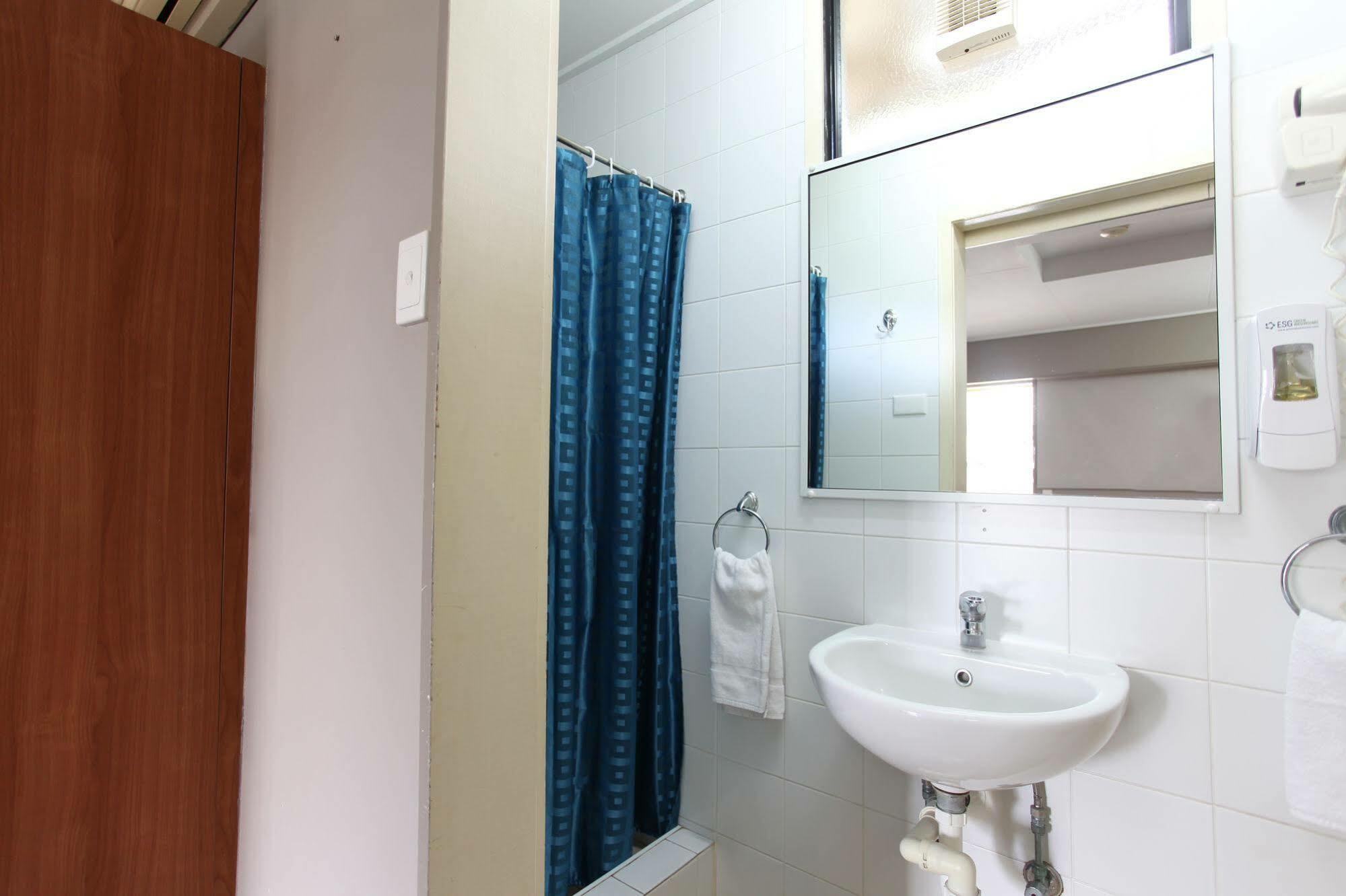 Tandara Hotel Motel Sarina Экстерьер фото